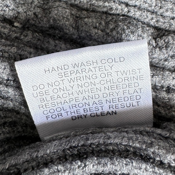 Olive + Oak Gray Sleeveless Knit Jacket - Picture 9 of 10